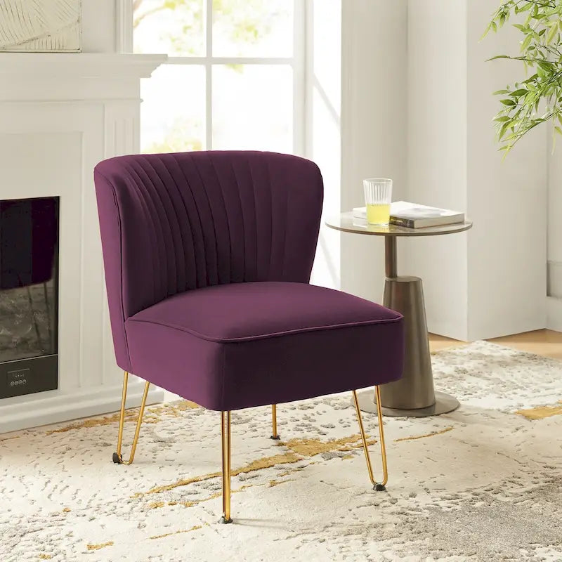 Chaise d'appoint moderne Barto en velours capitonné avec pieds dorés par HULALA HOME