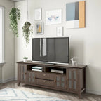 Meuble TV WYNDENHALL Stratford en bois massif, 72 pouces de large, pour téléviseurs jusqu'à 80 pouces.