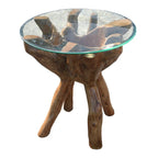 Table d'appoint rustique en racine de teck Chic Teak avec plateau en verre rond de 61 cm (24 pouces).