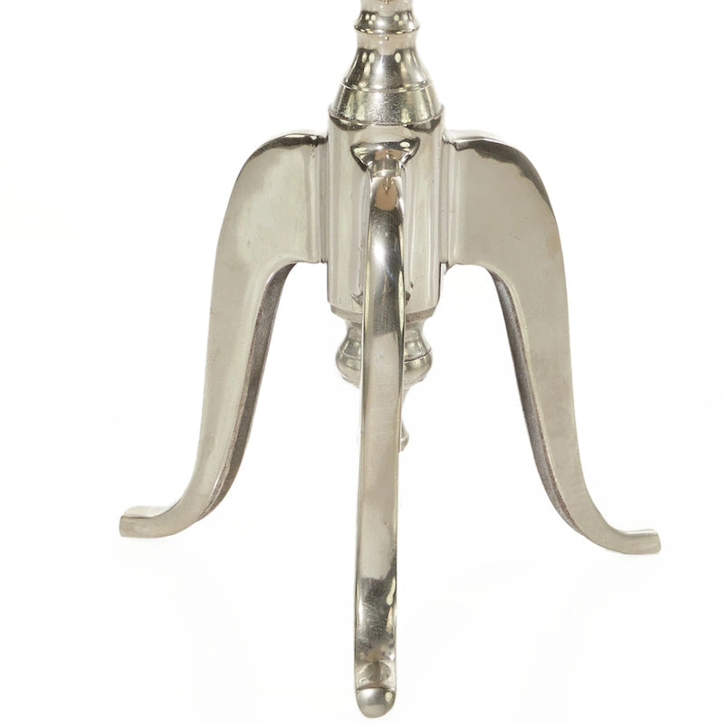 Petite table d'appoint en aluminium tourné, plateau martelé et pieds en volute - Argent - Roche River Decor - 38 cm (L) x 38 cm (l) x 56 cm (H)