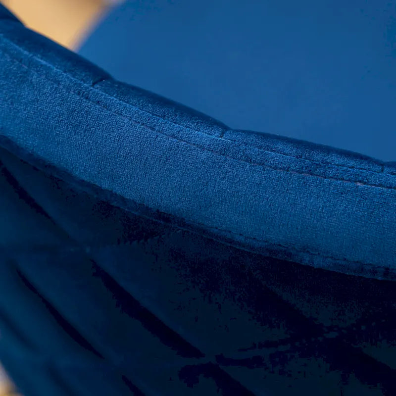 Ensemble de salle à manger contemporain 3 pièces Amoa de Roundhill Furniture, table ronde blanche et 2 chaises