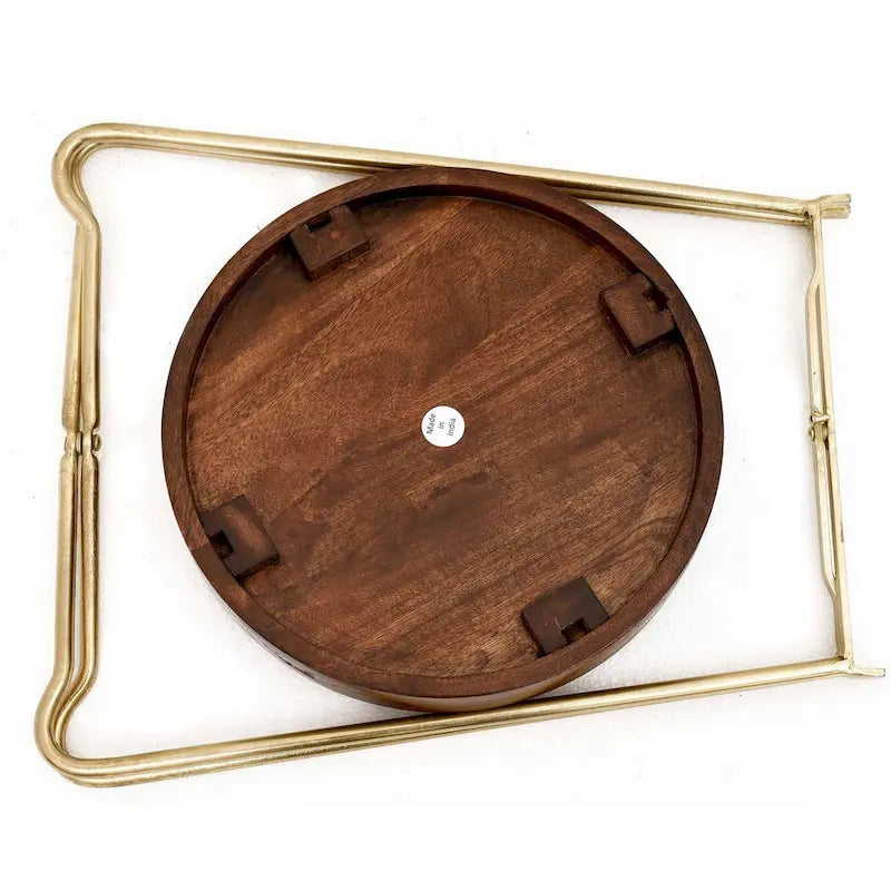 Table d'appoint ronde en fer doré et bois naturel par East at Main