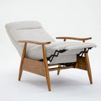 Fauteuil inclinable Taylor à accoudoirs en bois et dossier inclinable en tissu haute performance de Greyson Living