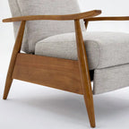 Fauteuil inclinable Taylor à accoudoirs en bois et dossier inclinable en tissu haute performance de Greyson Living