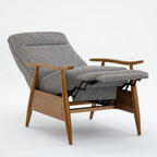 Fauteuil inclinable Taylor à accoudoirs en bois et dossier inclinable en tissu haute performance de Greyson Living