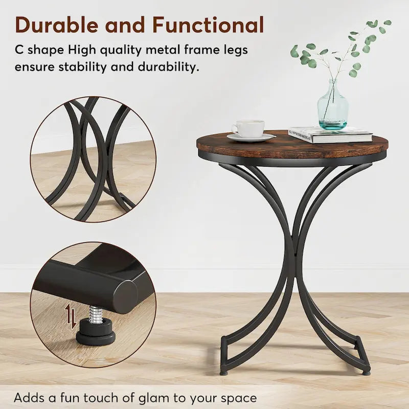 Petite table d'appoint ronde moderne avec structure en métal doré et placage en faux marbre, en bois d'ingénierie, idéale pour le salon.