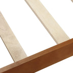 Lit traîneau à cadre en bois avec pied de lit, disponible en tailles simple, double et queen.