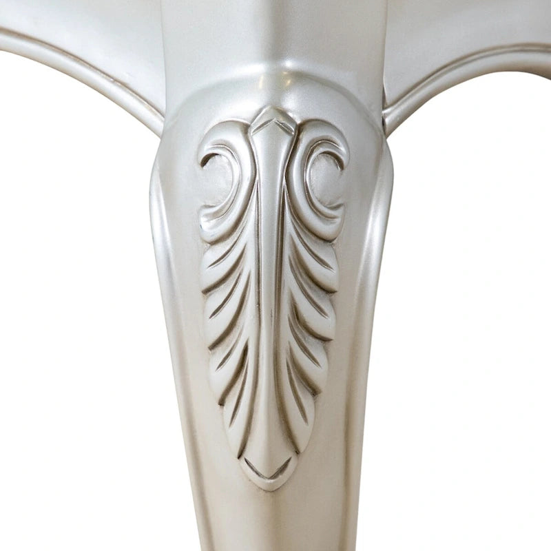 Table d'appoint Clarissa traditionnelle en bois massif avec pieds sculptés, de la marque Furniture of America