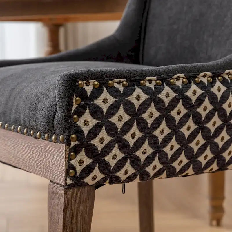 Chaise de salle à manger latérale Ultra, assise en tissu épais, pieds en bois massif aux tons neutres, clous décoratifs en bronze, lot de 2